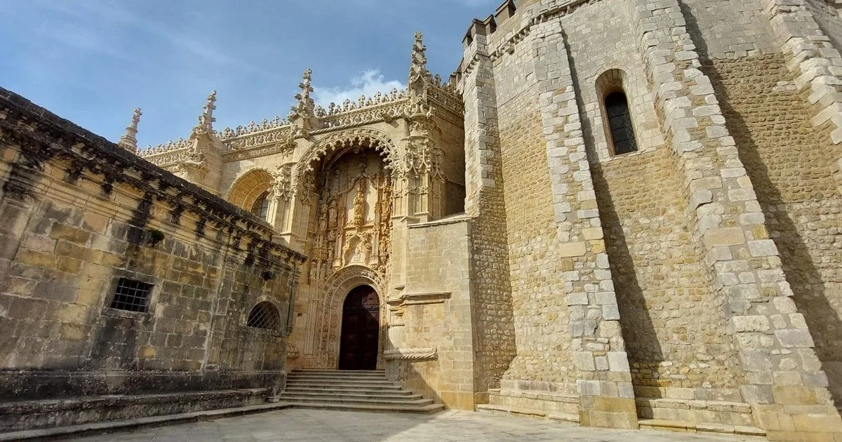 Tomar: Private walking tour to Convent of Christ with tickets